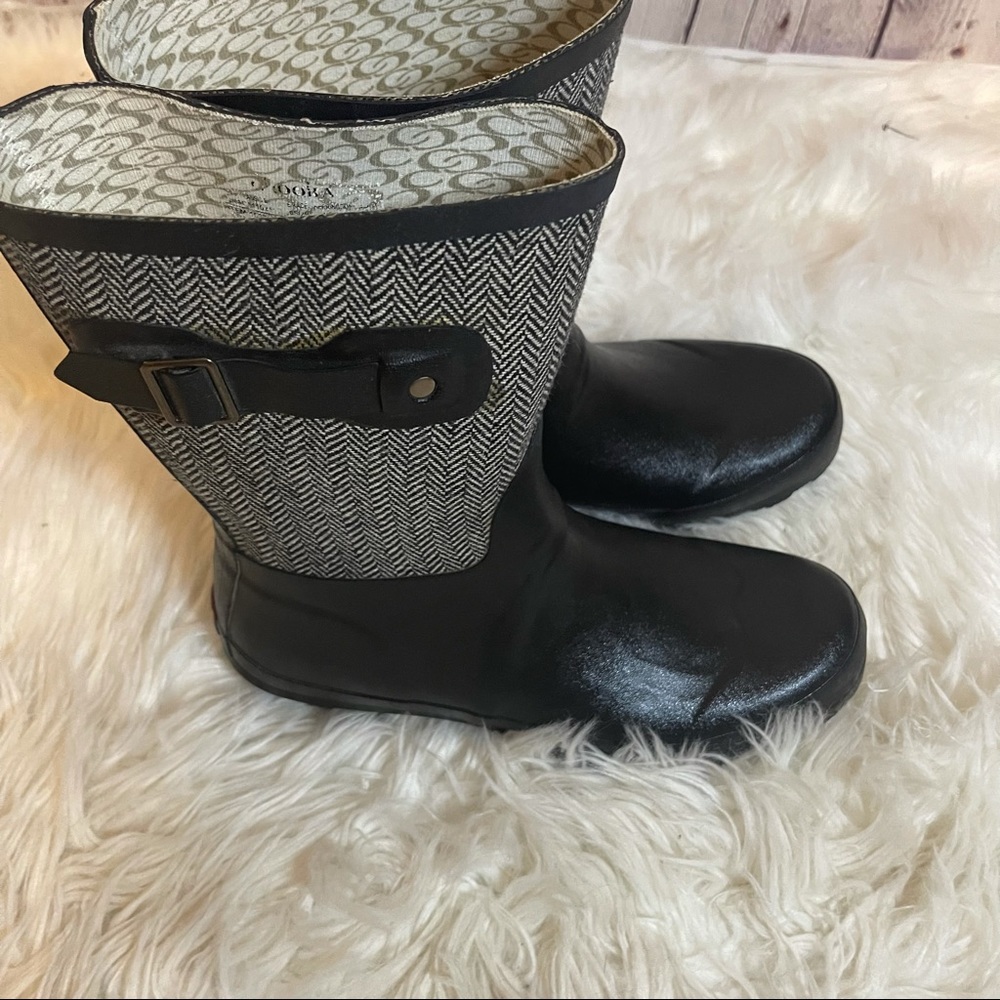 Chooka black herring bone mid calf boots, 10